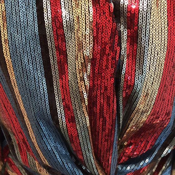 Vici Striking and cool sequin shirt with front twist. Size medium runs small - Picture 9 of 14